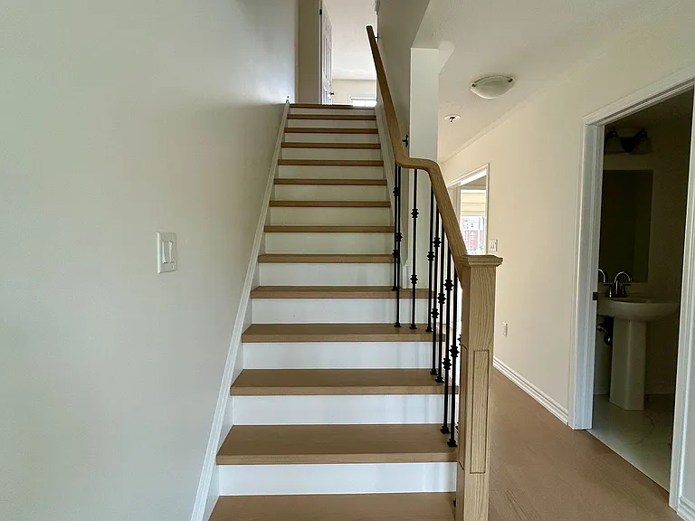2464 Fall Harvest Cres — Photo 12