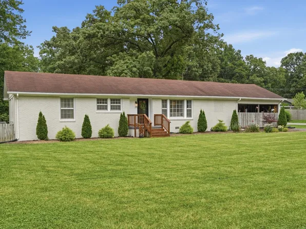 1100 Bragg Cir, Tullahoma, TN 37388
