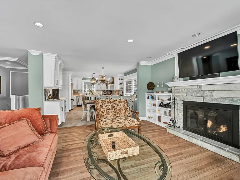 N Lake Shore Dr — Photo 25