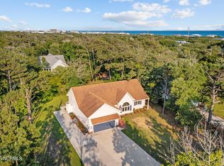 114 Yaupon Rd, Pine Knoll Shores, NC 28512