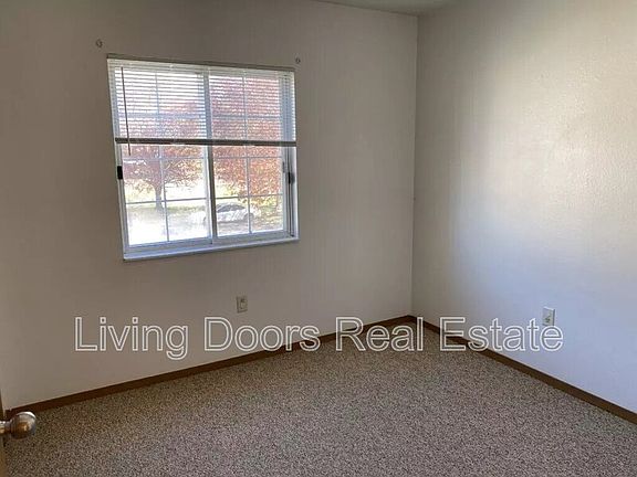 5th image of 607 S Washington St #2
