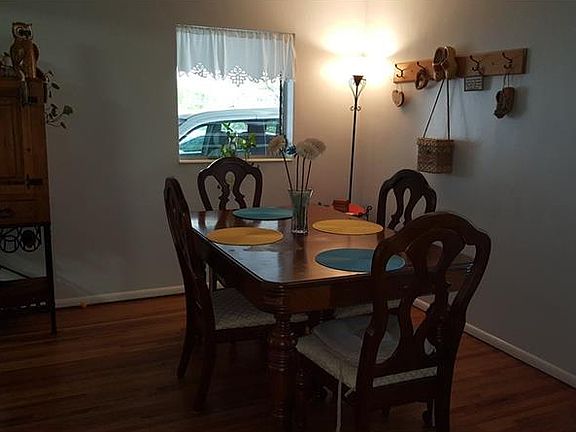 4th image of 2455 Royal Rd