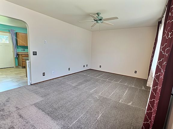 3rd image of 305 19th Ave W
