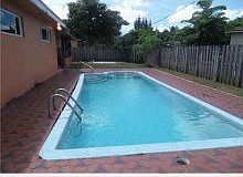 2nd image of 1030 N Royal Poinciana Blvd