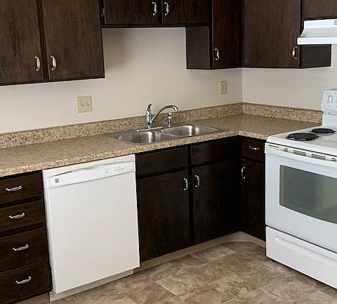 3rd image of 305 Van Buren St APT 2