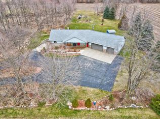 W9066 Glen Rd, Glenbeulah, WI 53023