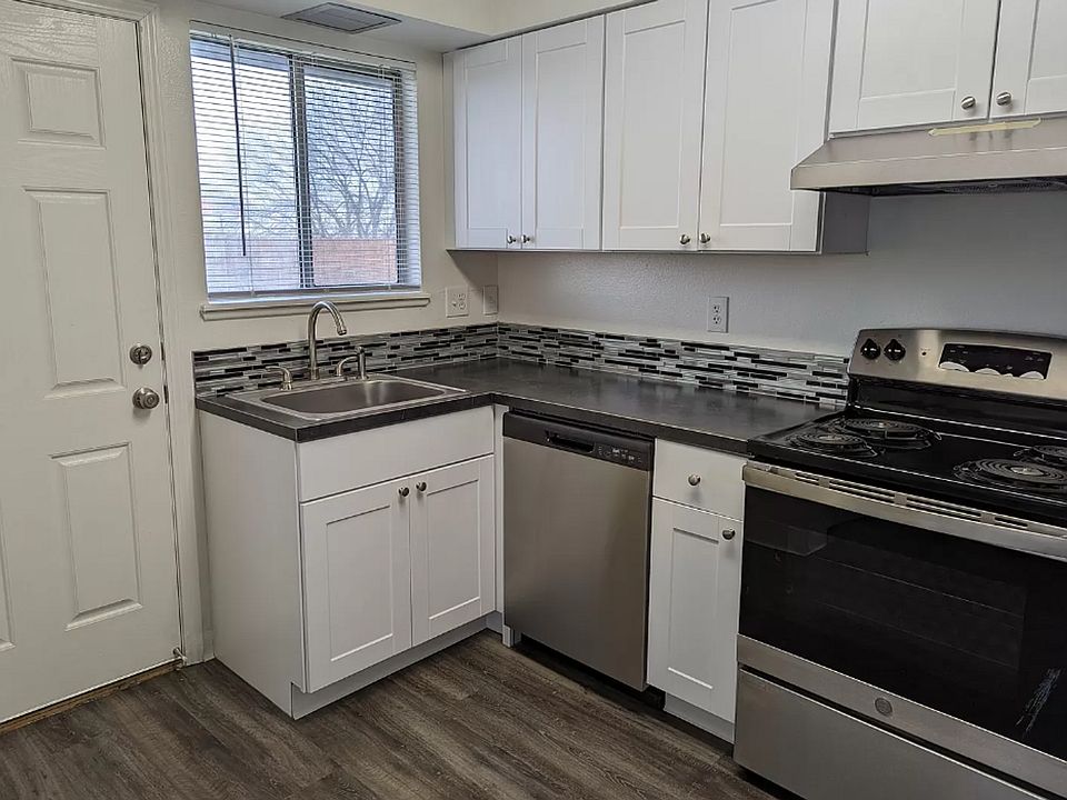 1st image of 219 N Michigan Ave #219