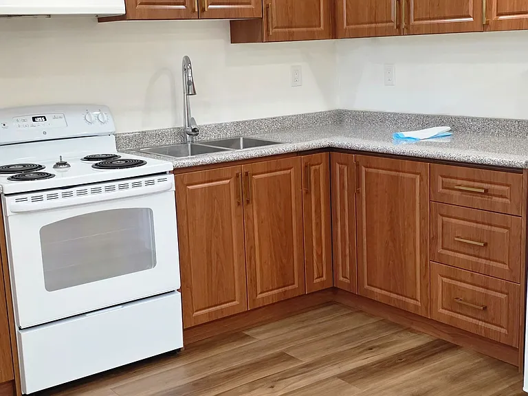 46 Cavehill Cres #BASEMENT — Photo 11