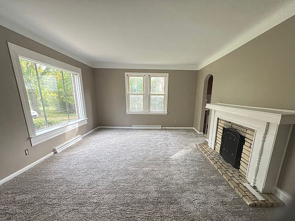 5th image of 3163 McClure Dr