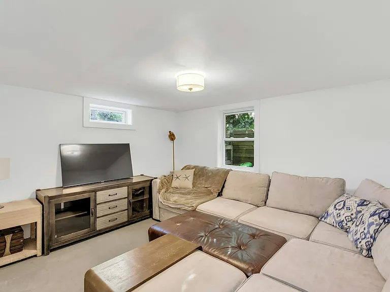 291 E Montauk Hwy #A — Photo 16