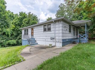 6 Malden Ave, Waterbury, CT 06704