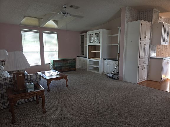 3rd image of 422 Clubhouse Ln #290