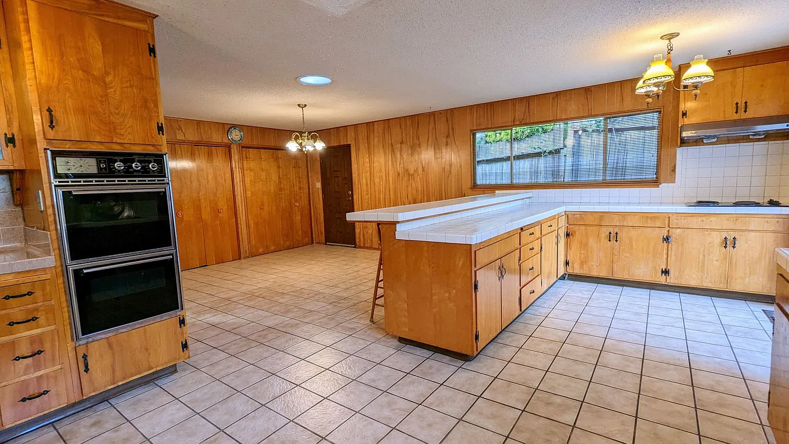 1702 Walnut St photo 1