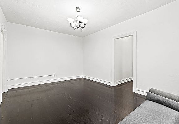 3rd image of 870 W 181st St APT 34