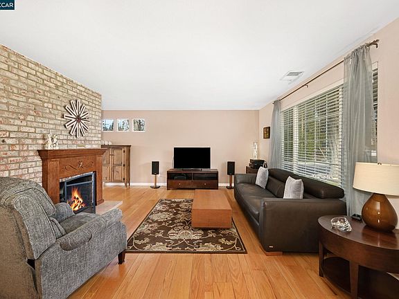 4th image of 540 Westover Ln