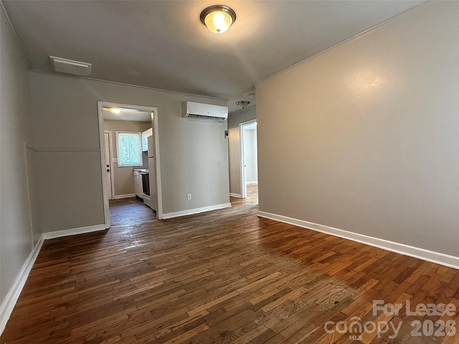 2 bed, 1.0 bath, 680 sqft, $995 — Photo 3