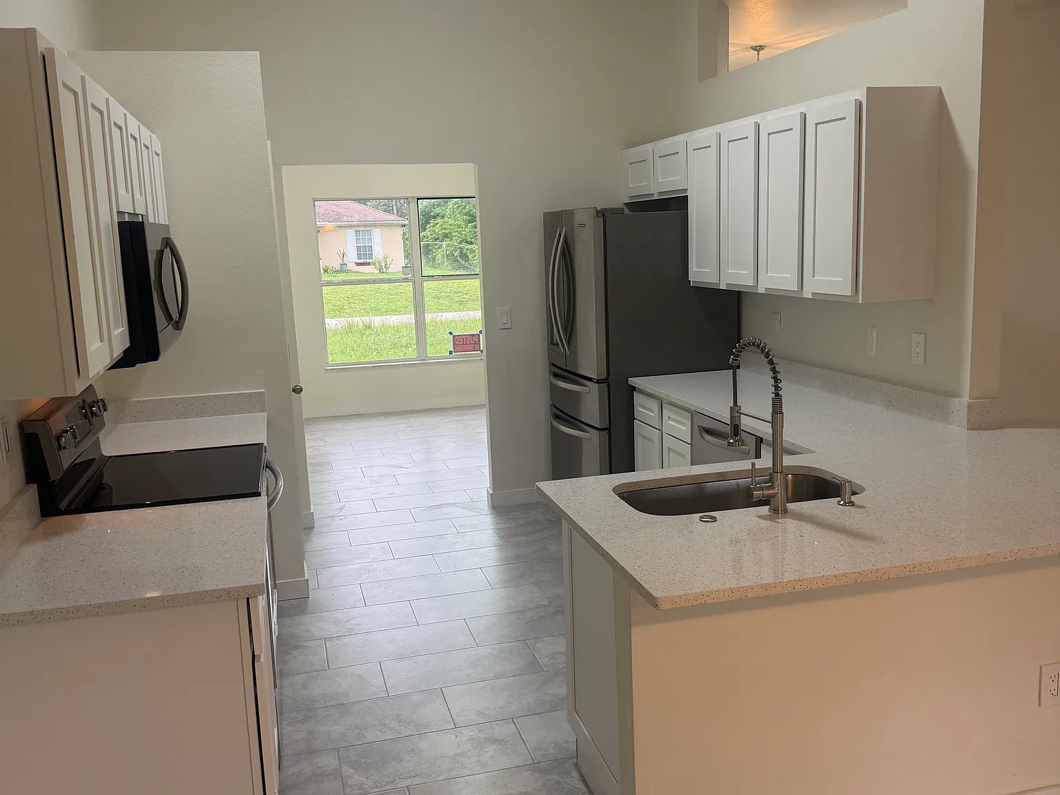 4 bed, 2143 sqft, $2,500 — Photo 4