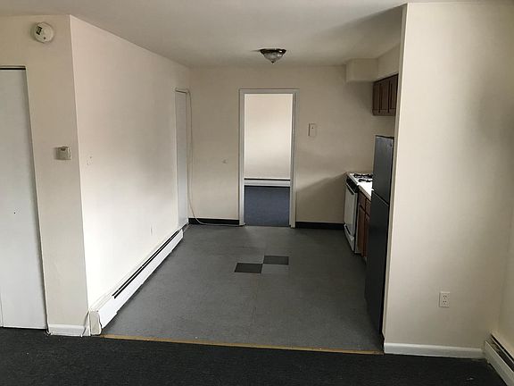 3rd image of 530 Knorr St APT 12