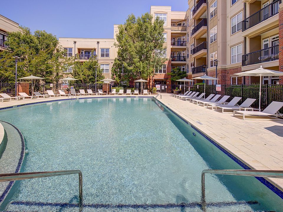 Resort Style Saltwater Pool