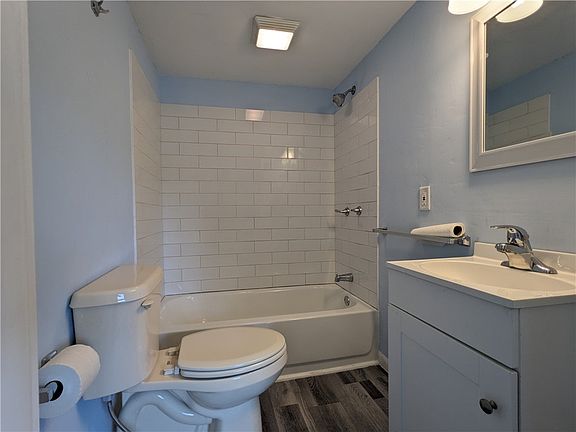 3rd image of 1621-1623 Broad St