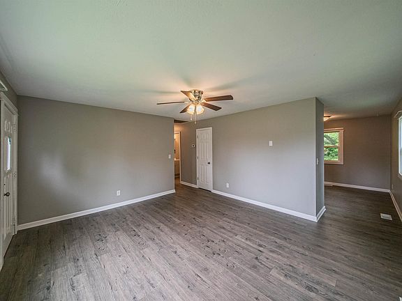 3rd image of 2907 Georgia St