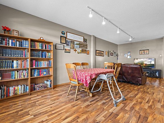 5th image of 17190 Monroe Dr NW