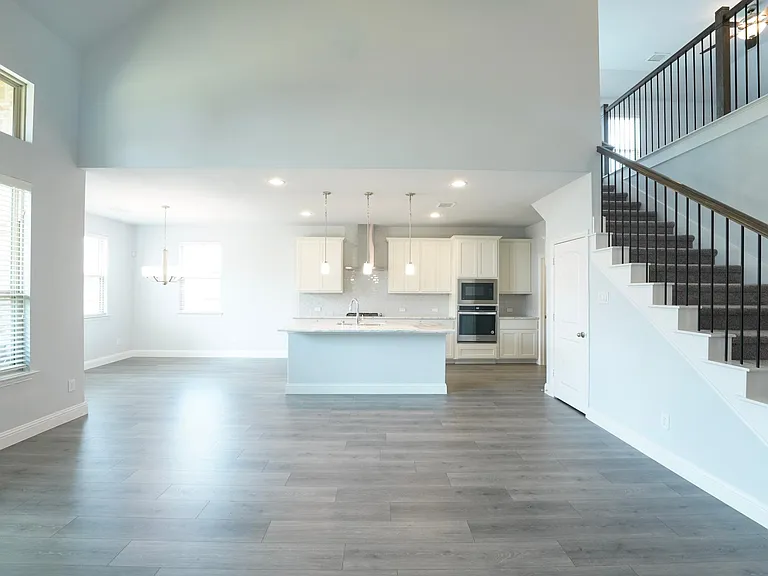 3324 Wildwood Dr — Photo 5