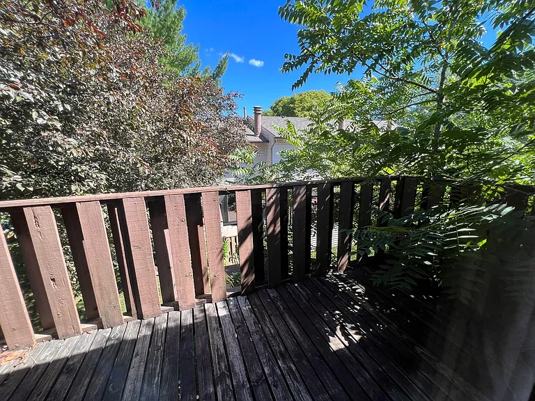 434 Hawaii Ct — Photo 21