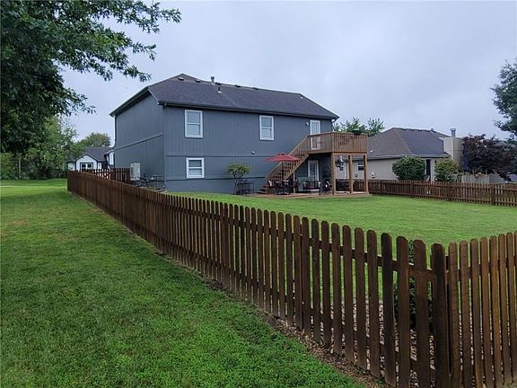 4th image of 2017 NE Summerfield Ct