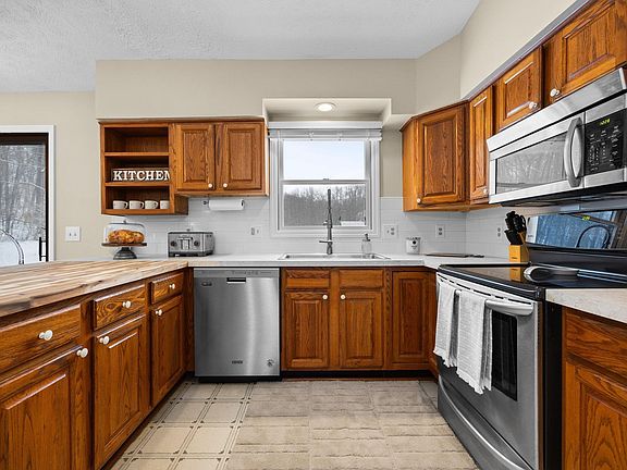 4th image of 9711 E Walters Dr