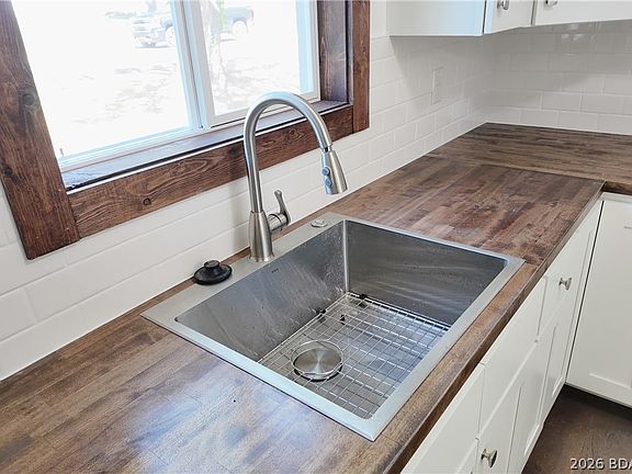 3rd image of 1501 Long Ln