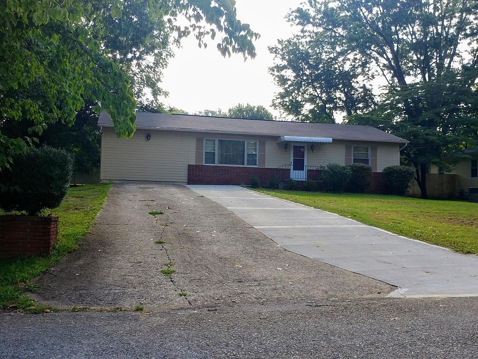 3 Bedrm, 2 Full bath Rancher With oversized Master bedroom, living room with hardwood floors Master has new carpet. Lots of off-street parking.