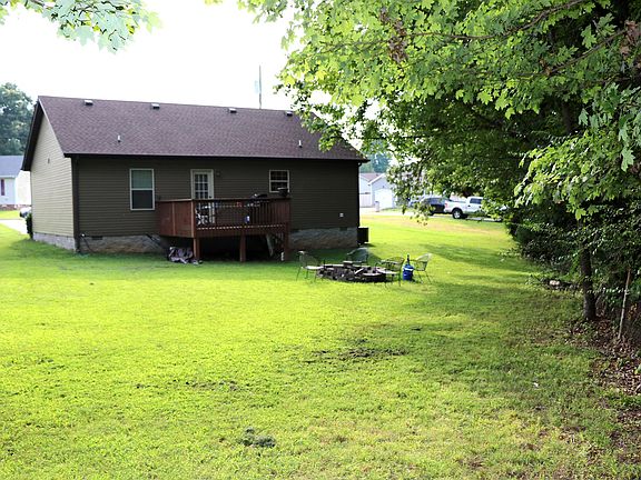 3rd image of 590 Woodhaven Dr