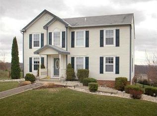 1130 Aerie Dr, North Huntingdon, PA 15642