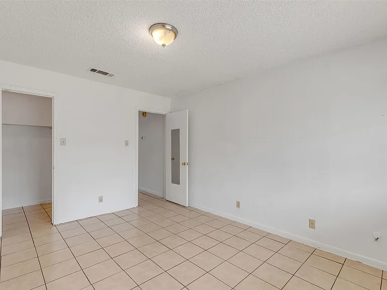 9604 Night Star Dr #B — Photo 10
