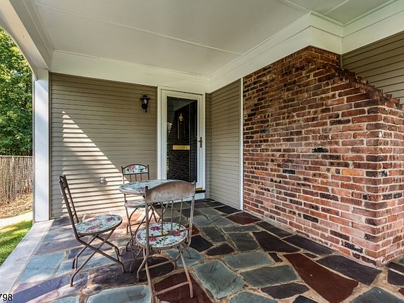 4th image of 2343 Monica Pl