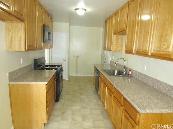 4th image of 1696 W 26th St
