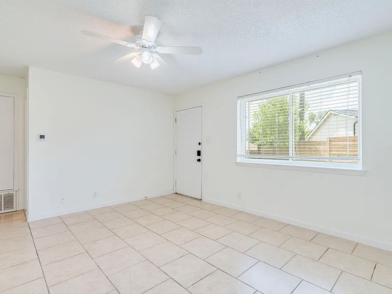 3404 Willowrun Cv #C — Photo 8