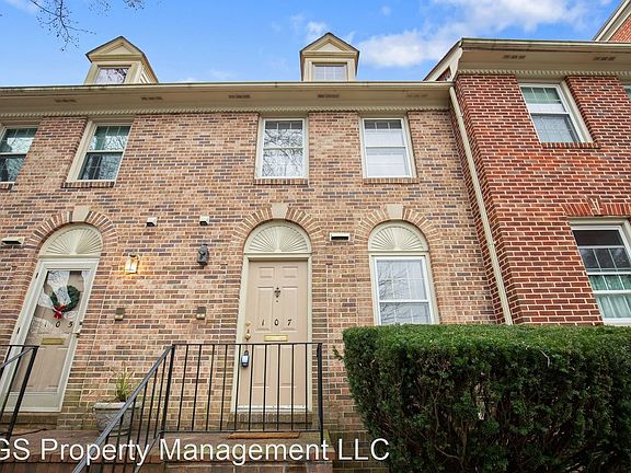 2nd image of 107 Great Falls St