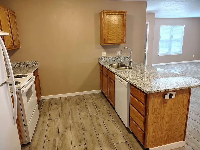 1700 Joshua Pl #B — Photo 5