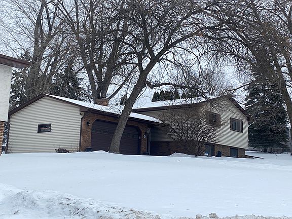 3rd image of 700 Martha Ln