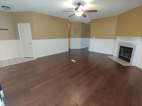 3rd image of 391 River Bend Dr SW