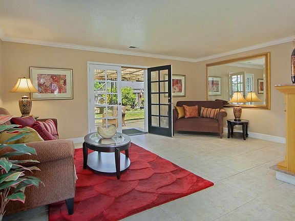 4th image of 140 Oakmont Way