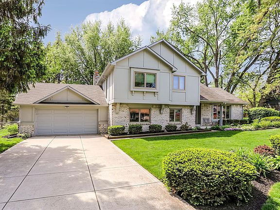 3rd image of 1245 Linden Ln