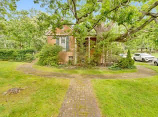 624 E Brow Rd, Lookout Mountain, TN 37350