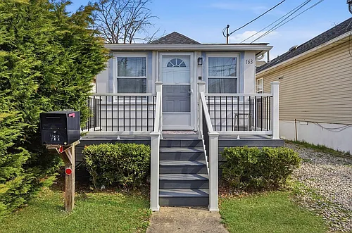 163 Seabreeze Ave Photo 1