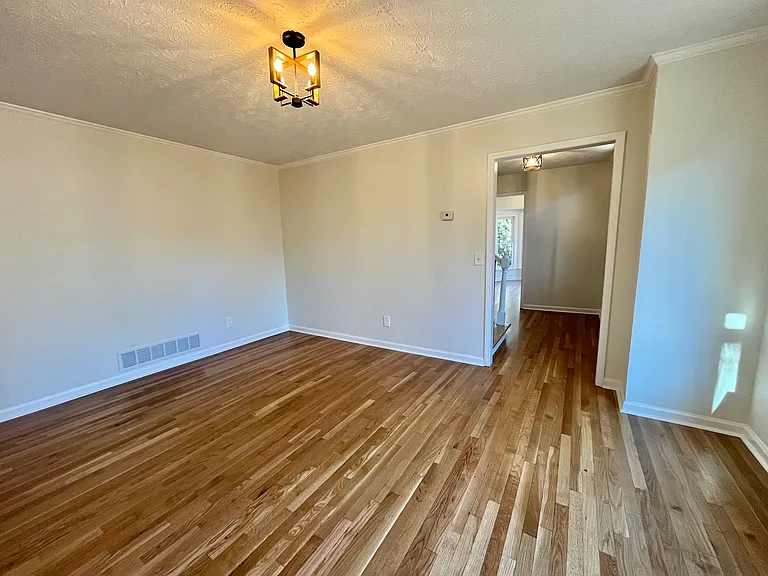 1469 Cheyenne Ct — Photo 2