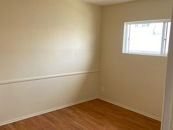 5th image of 130 S Oxford Ave #17