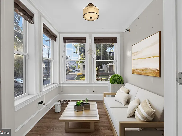 21 E Redman Ave — Photo 10