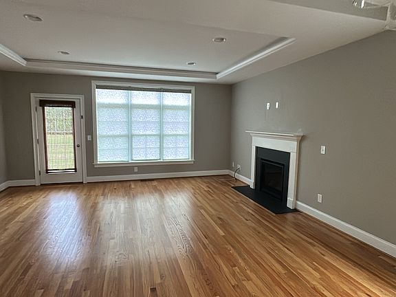 3rd image of 1 Sterling Cir